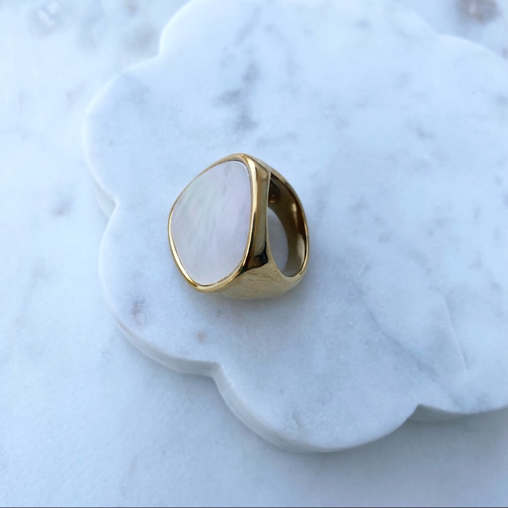 April Mother Shell ring - Picture 3 of 7